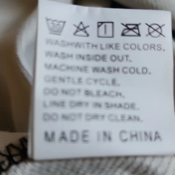 Graphic Skull Hoodie with Guns  NWOT - Picture 11 of 12